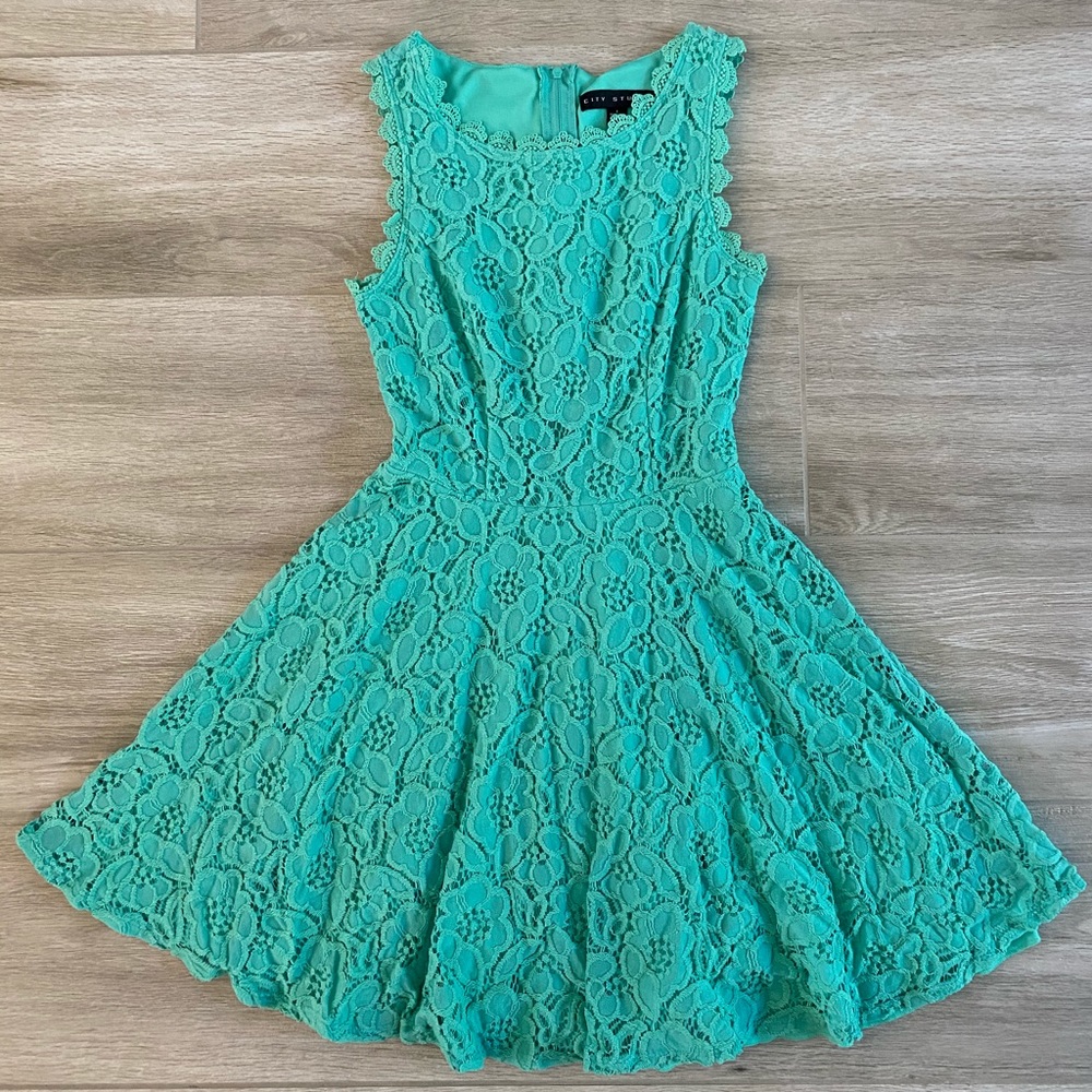 City Studio Green Dress Lace Flower Pattern